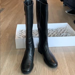 Leather knee heigh boots